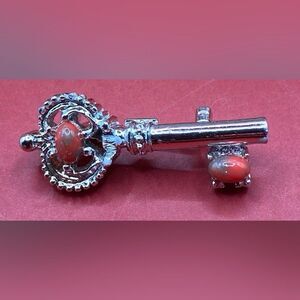 Gerry’s Brooch Pin Women’s Heart Skeleton Key 1.5” Silver Tone Coral Stones #2